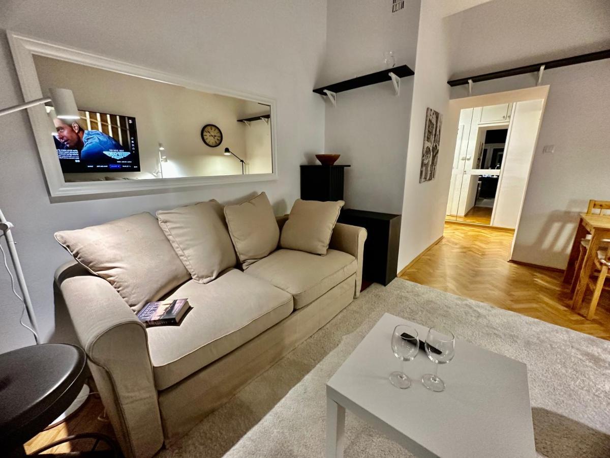 Apartment Metro Wifi 1gbs 75'tv Netflix Hbo