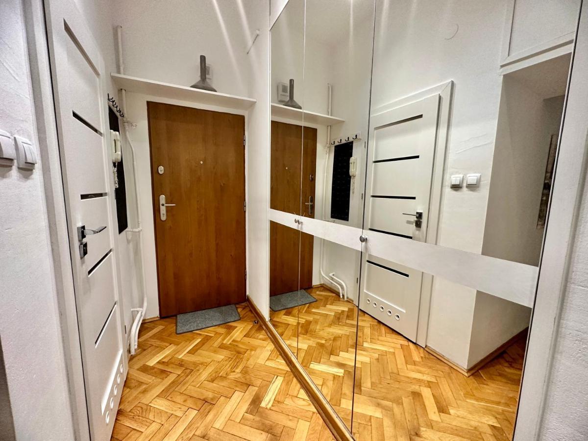 Apartment Metro Wifi 1gbs 75'tv Netflix Hbo
