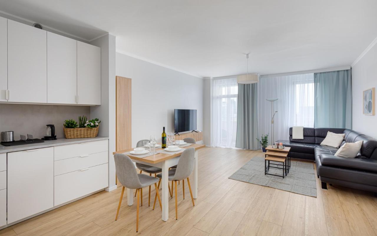 Ecru Spacious Modern With City Skyline View Wwa13 Apartament