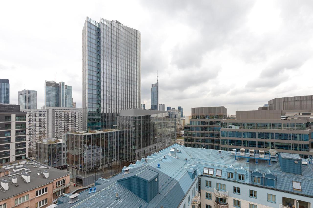 Ecru Spacious Modern With City Skyline View Wwa13