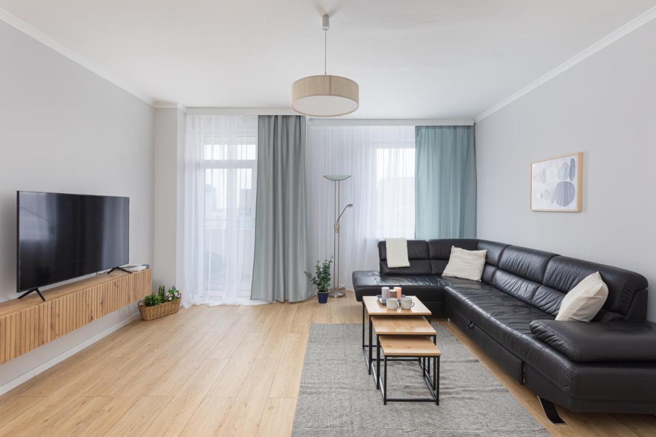 Ecru Spacious Modern With City Skyline View Wwa13 * Warszawa