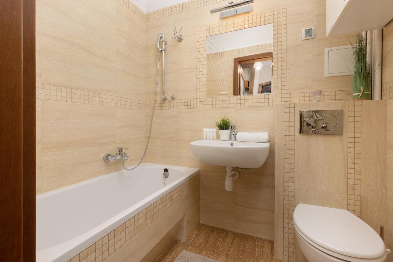 Apartment Metro Raclawicka Cozy By Renters