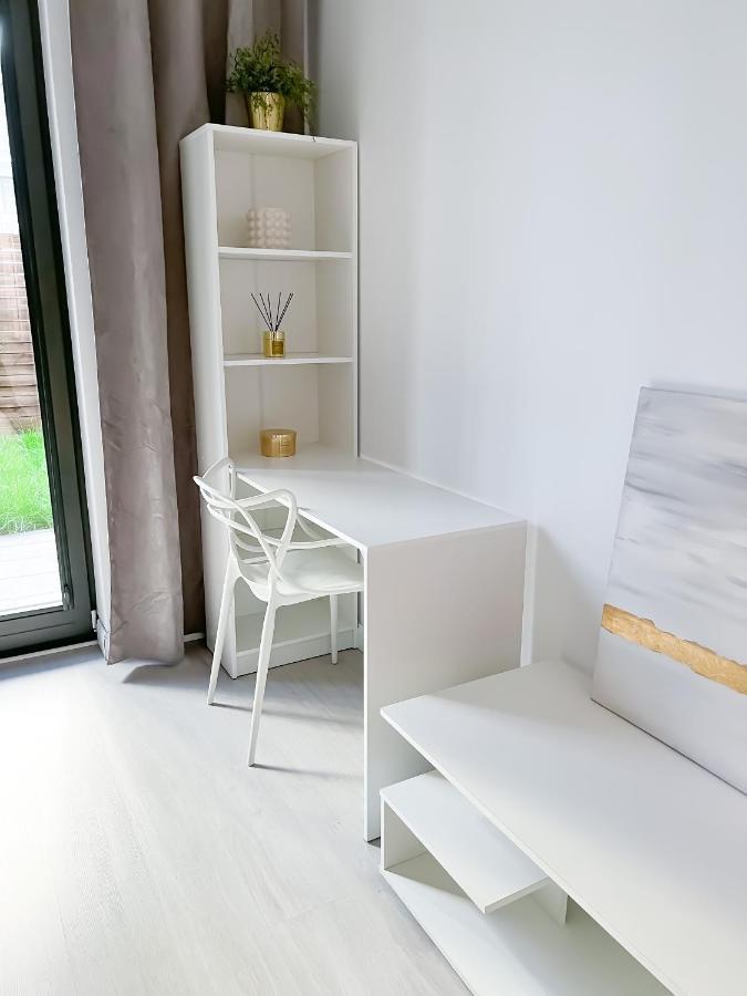 Bliska Wola, Apartament 3 Pokoje Z 40m2 Ogrodkiem Apartment Warsaw