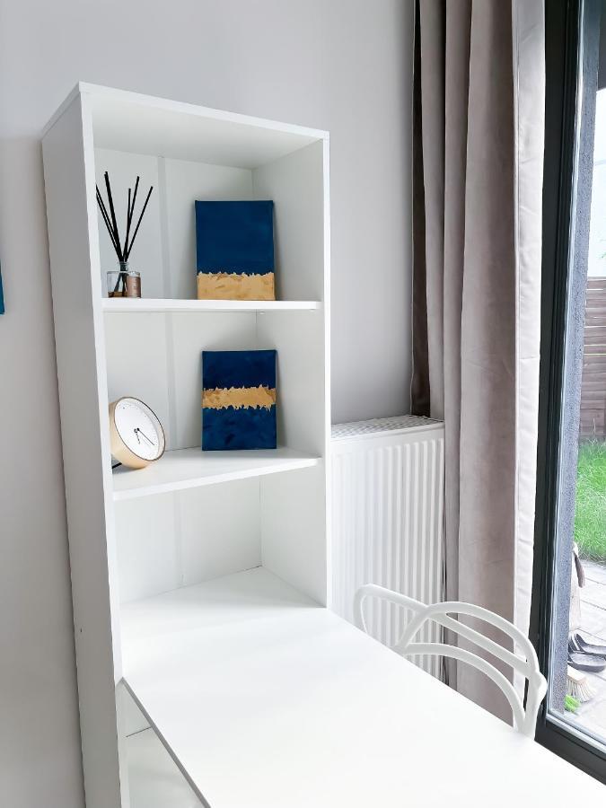 Bliska Wola, Apartament 3 Pokoje Z 40m2 Ogrodkiem Warsaw