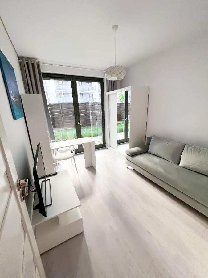 Bliska Wola, Apartament 3 Pokoje Z 40m2 Ogrodkiem *