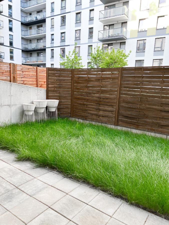 Bliska Wola, Apartament 3 Pokoje Z 40m2 Ogrodkiem