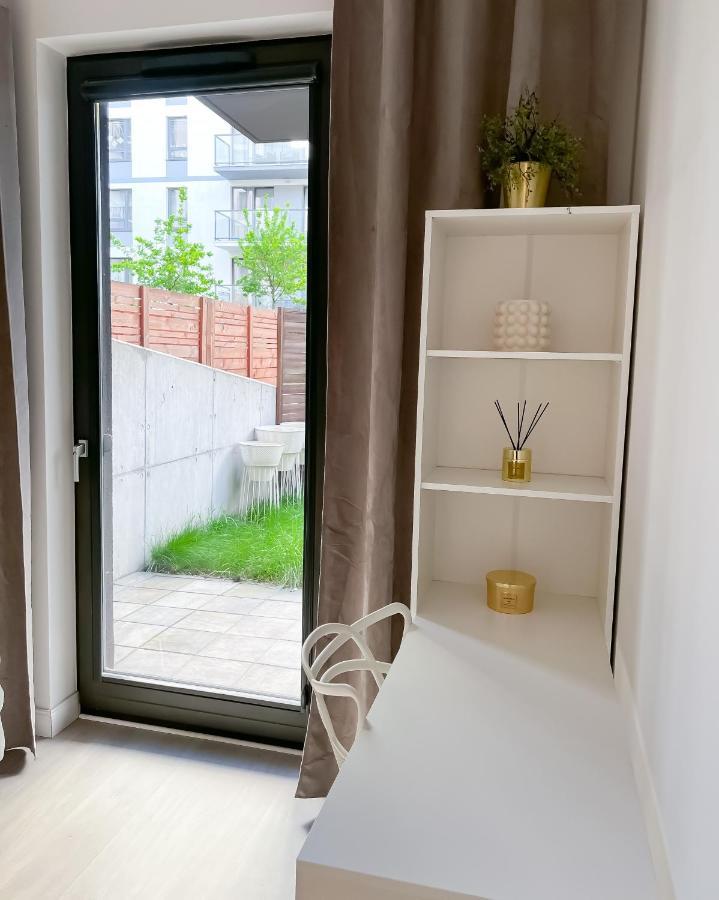 Bliska Wola, Apartament 3 Pokoje Z 40m2 Ogrodkiem Apartment Warsaw