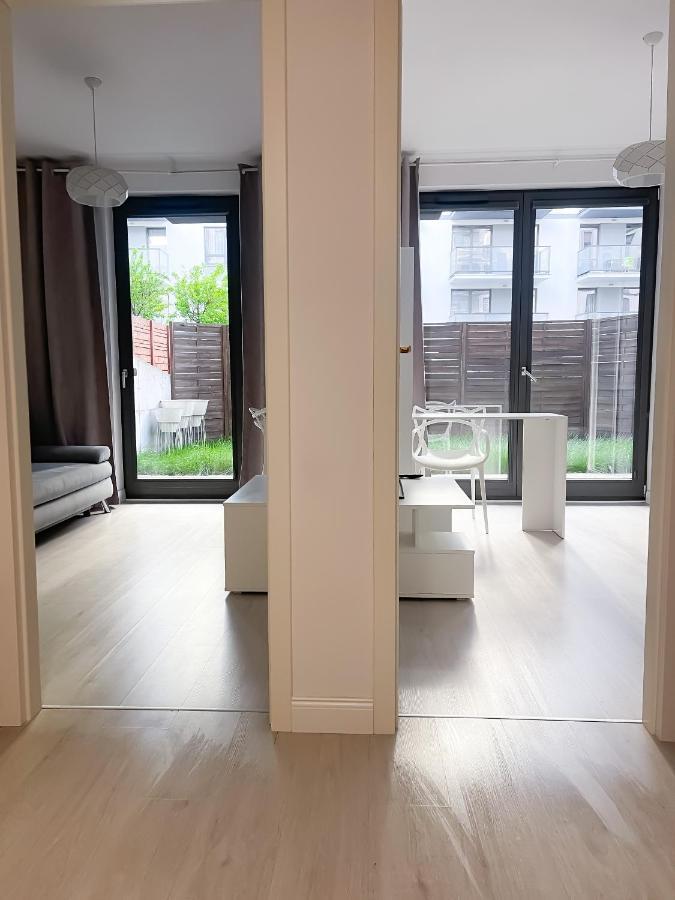 Apartment Bliska Wola, Apartament 3 Pokoje Z 40m2 Ogrodkiem Warsaw