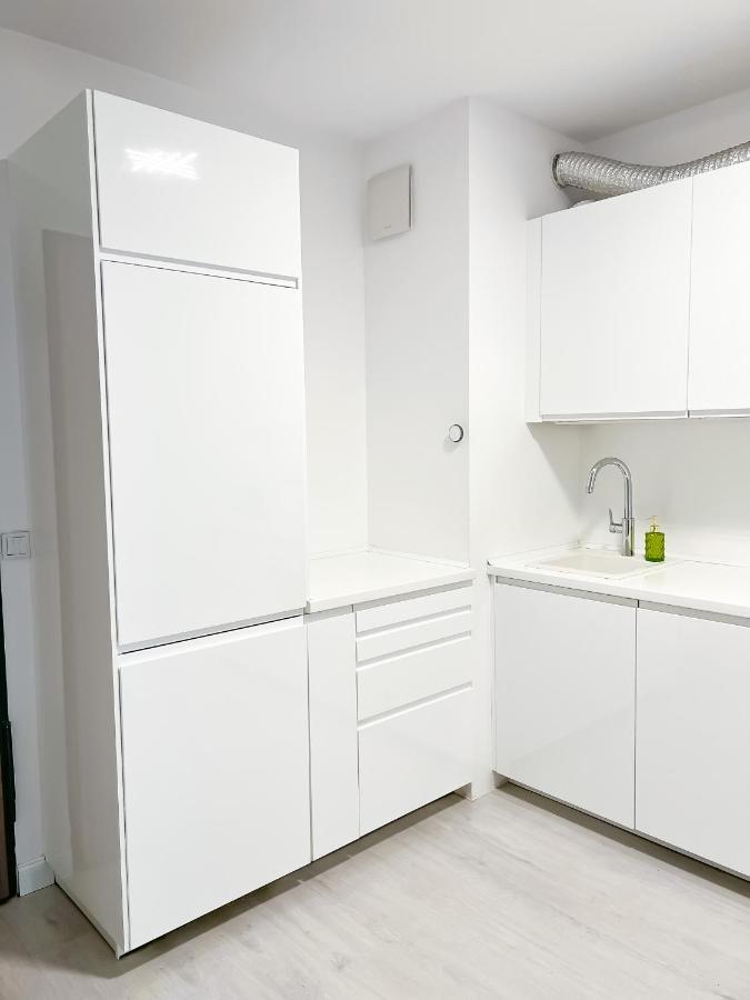 Apartment Bliska Wola, Apartament 3 Pokoje Z 40m2 Ogrodkiem Warsaw