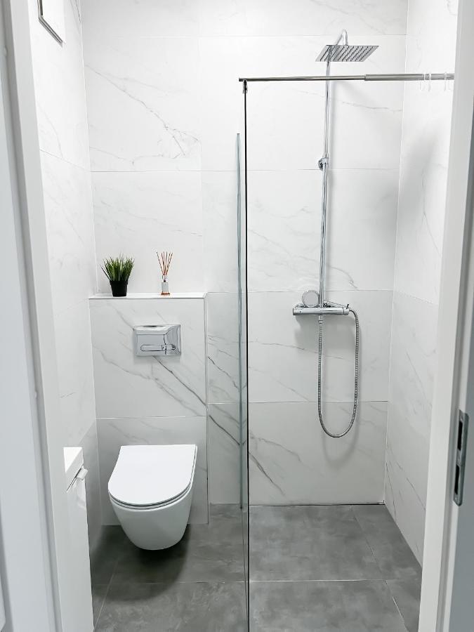 Bliska Wola, Apartament 3 Pokoje Z 40m2 Ogrodkiem * Warsaw