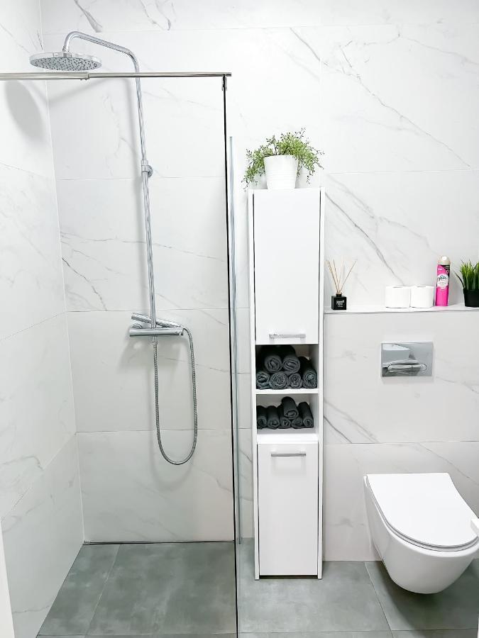 Bliska Wola, Apartament 3 Pokoje Z 40m2 Ogrodkiem Apartment Warsaw