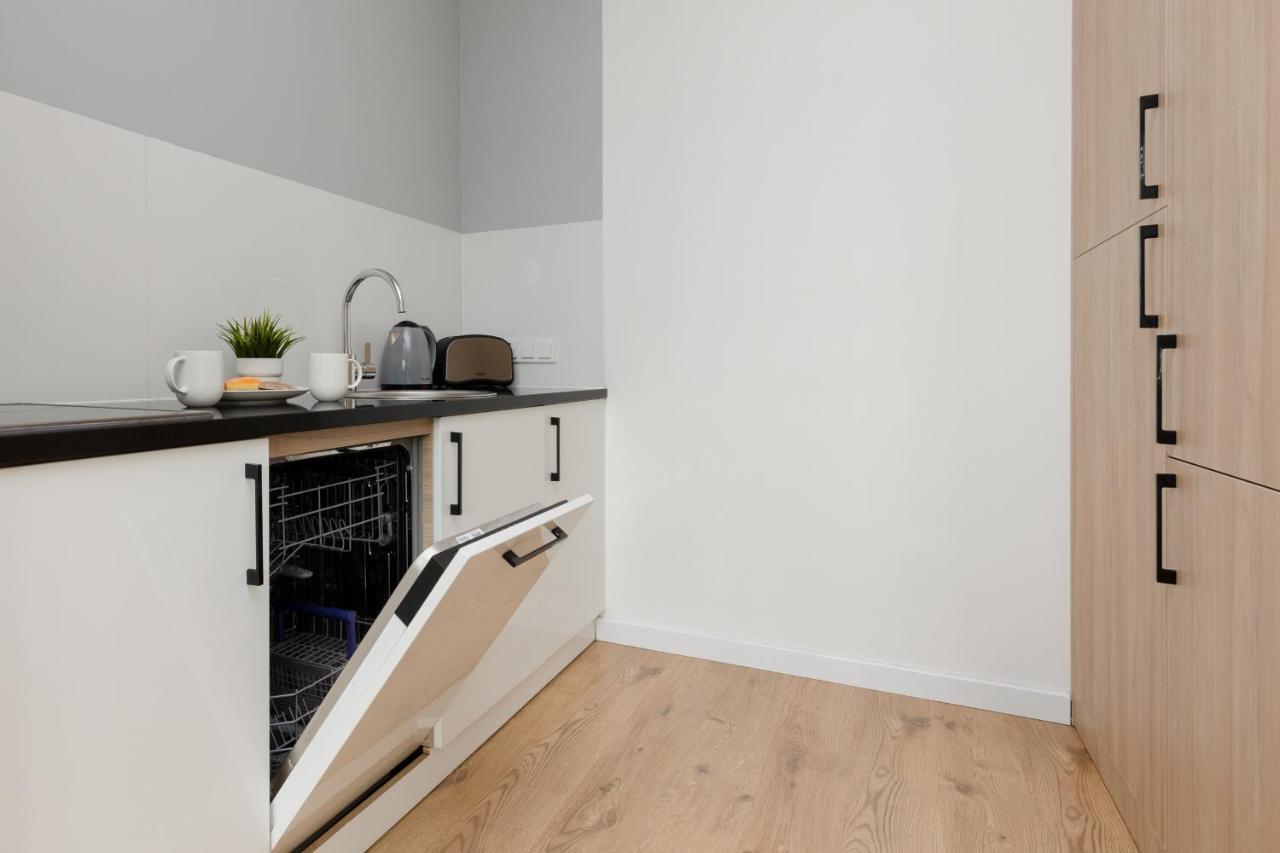 Wola Pet-friendly With Ac Slawinska By Renters Apartament Warszawa