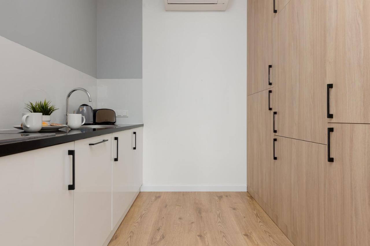 Wola Pet-friendly With Ac Slawinska By Renters Apartament Warszawa