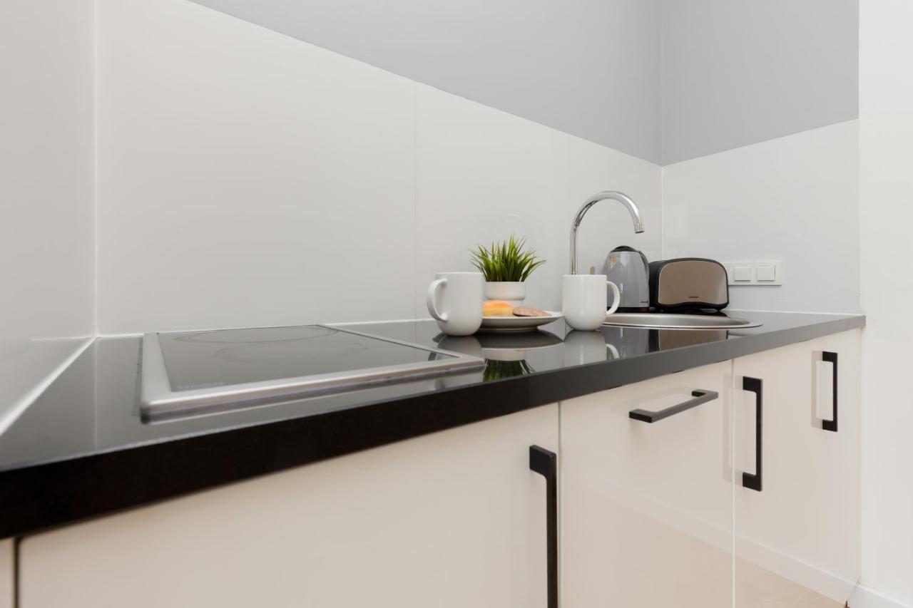 Wola Pet-friendly With Ac Slawinska By Renters Apartament Warszawa