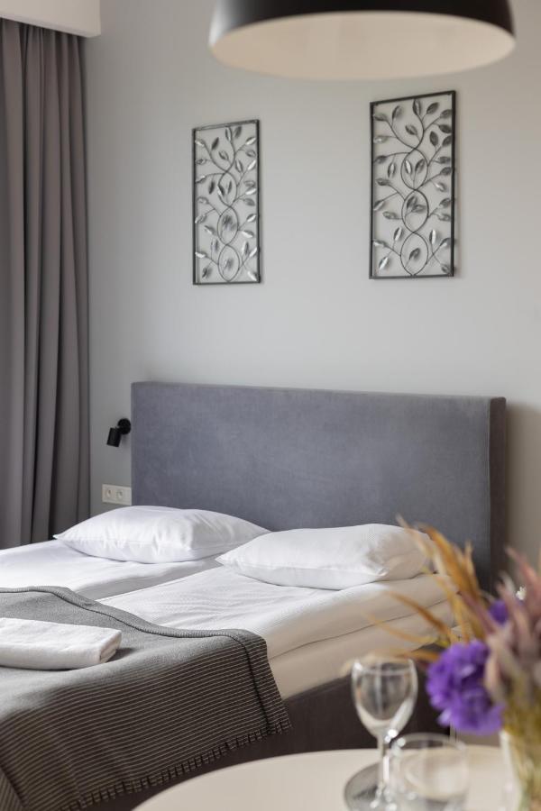 Wola Pet-friendly With Ac Slawinska By Renters Apartament *
