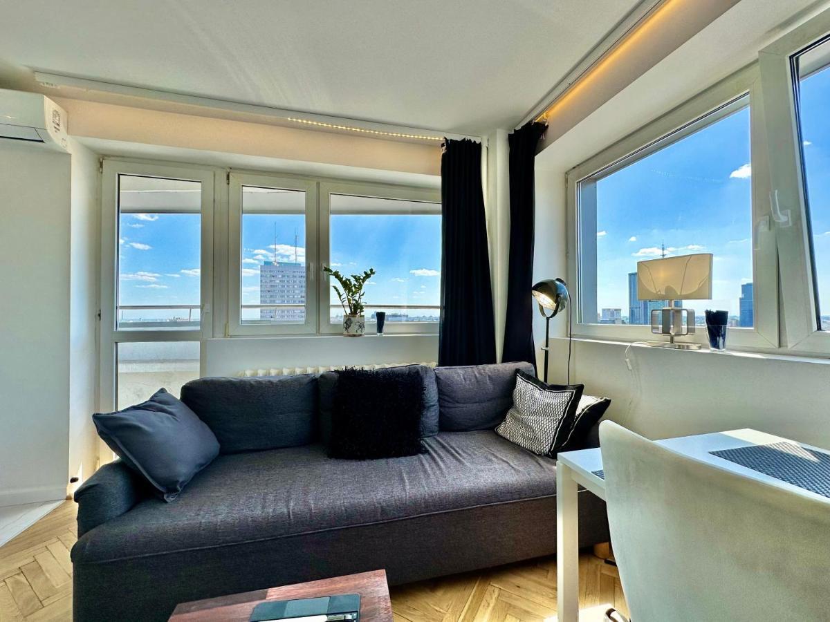 Platinum Metro X2 Wifi 350 Mbs Netflix Hbo Appletv Apartment Warsaw