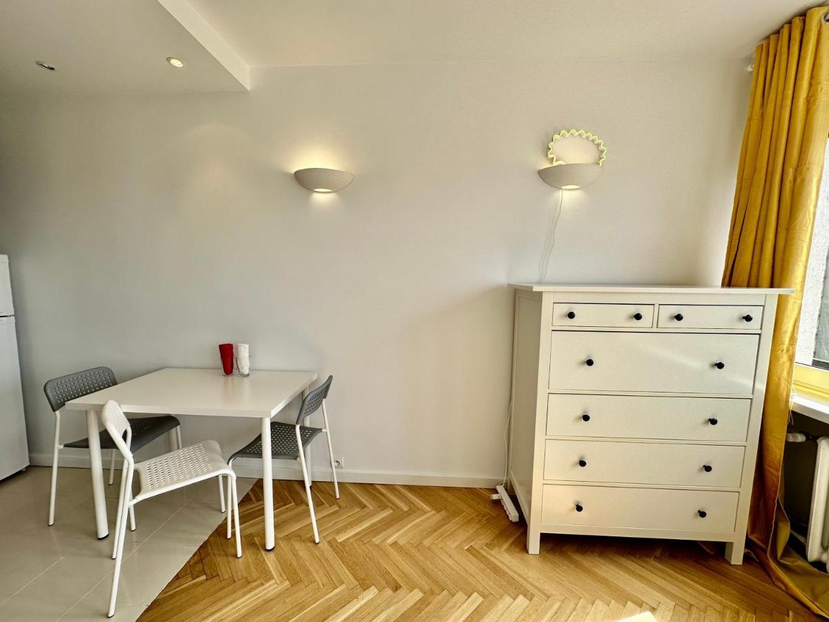 Copernic Metro Wifi 85'tv Netflix Disney+ Hbo Apartment Warsaw