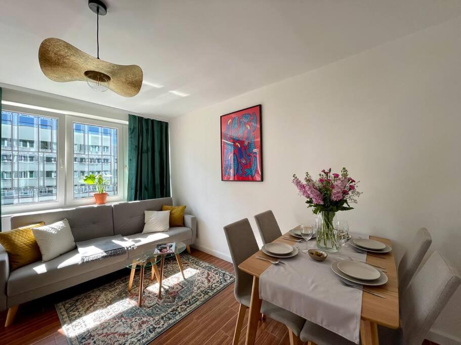 Apartment Oomph Modern With Balcony *