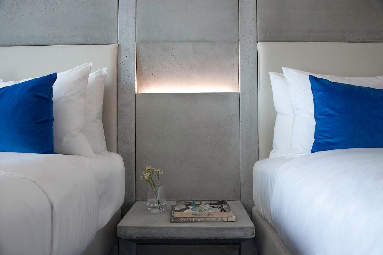 Renaissance Airport 5*