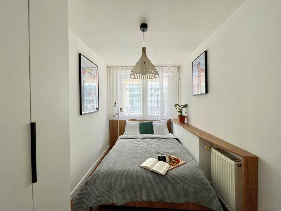 Apartment Oomph Modern With Balcony