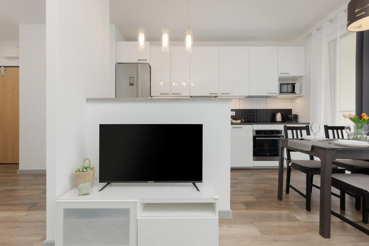 Goclaw & 2 Bedrooms & Parking & Balcony By Renters Warsaw