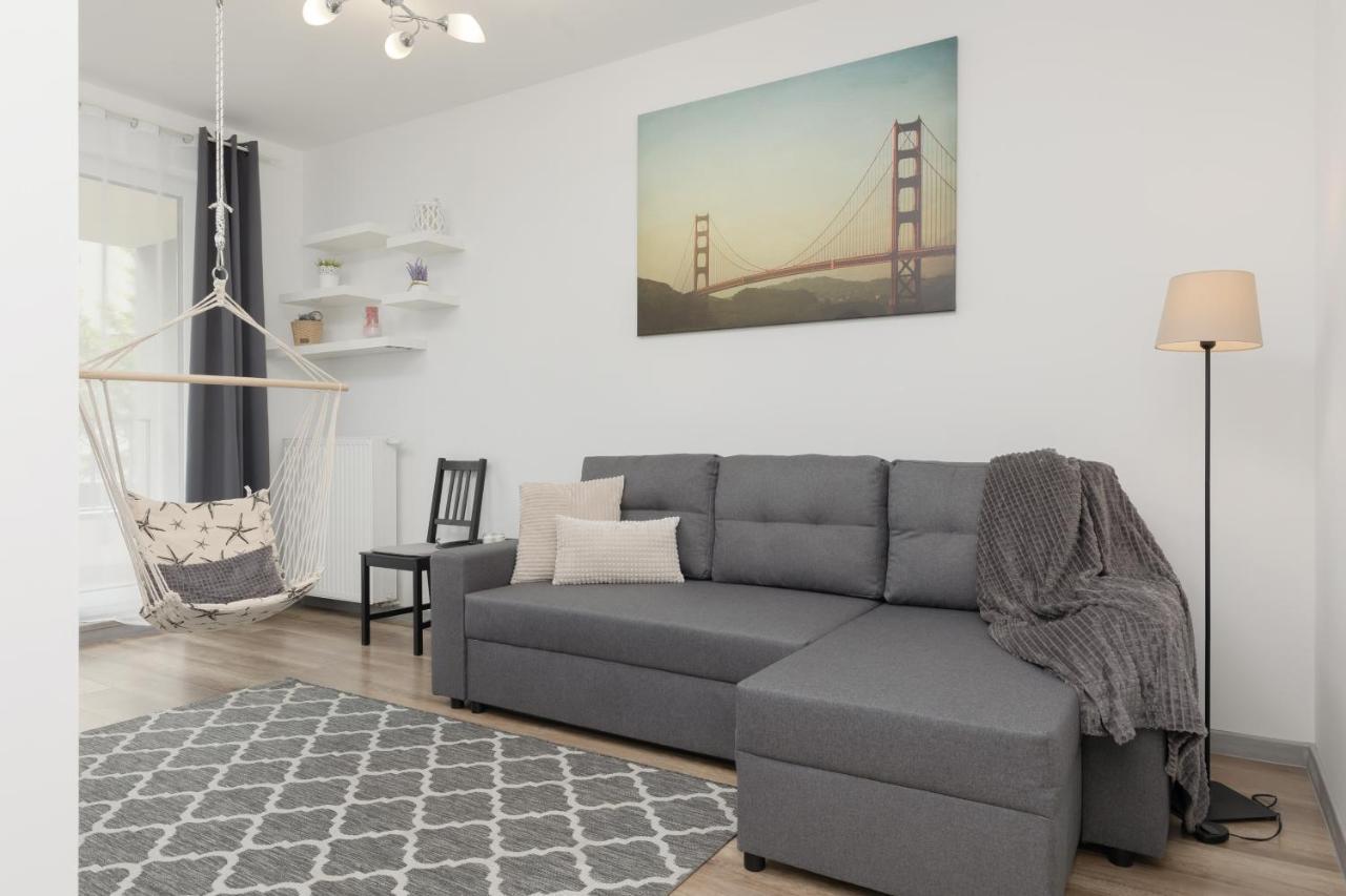 Goclaw & 2 Bedrooms & Parking & Balcony By Renters *