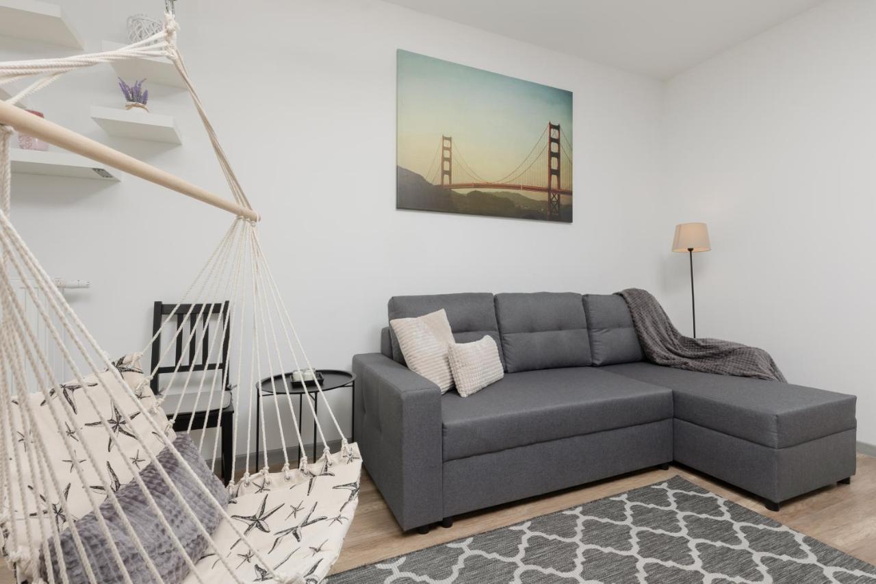 Goclaw & 2 Bedrooms & Parking & Balcony By Renters Apartment