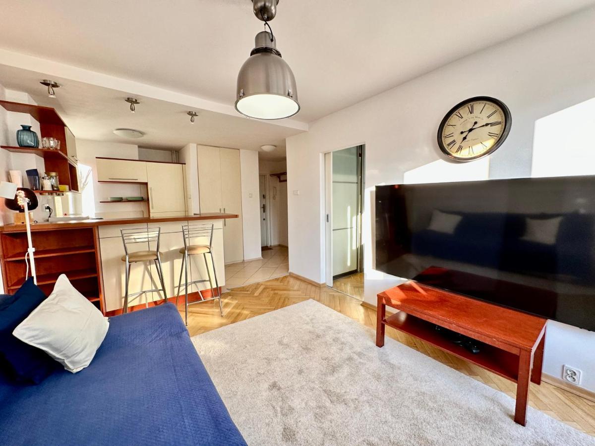 Apartment White 3 Metro Wifi 85'tv Netflix Disney+ Hbo *