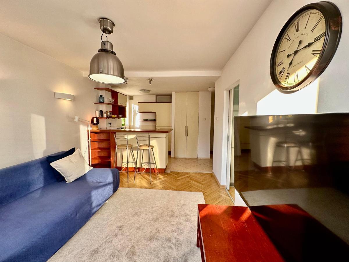 Apartment White 3 Metro Wifi 85'tv Netflix Disney+ Hbo *