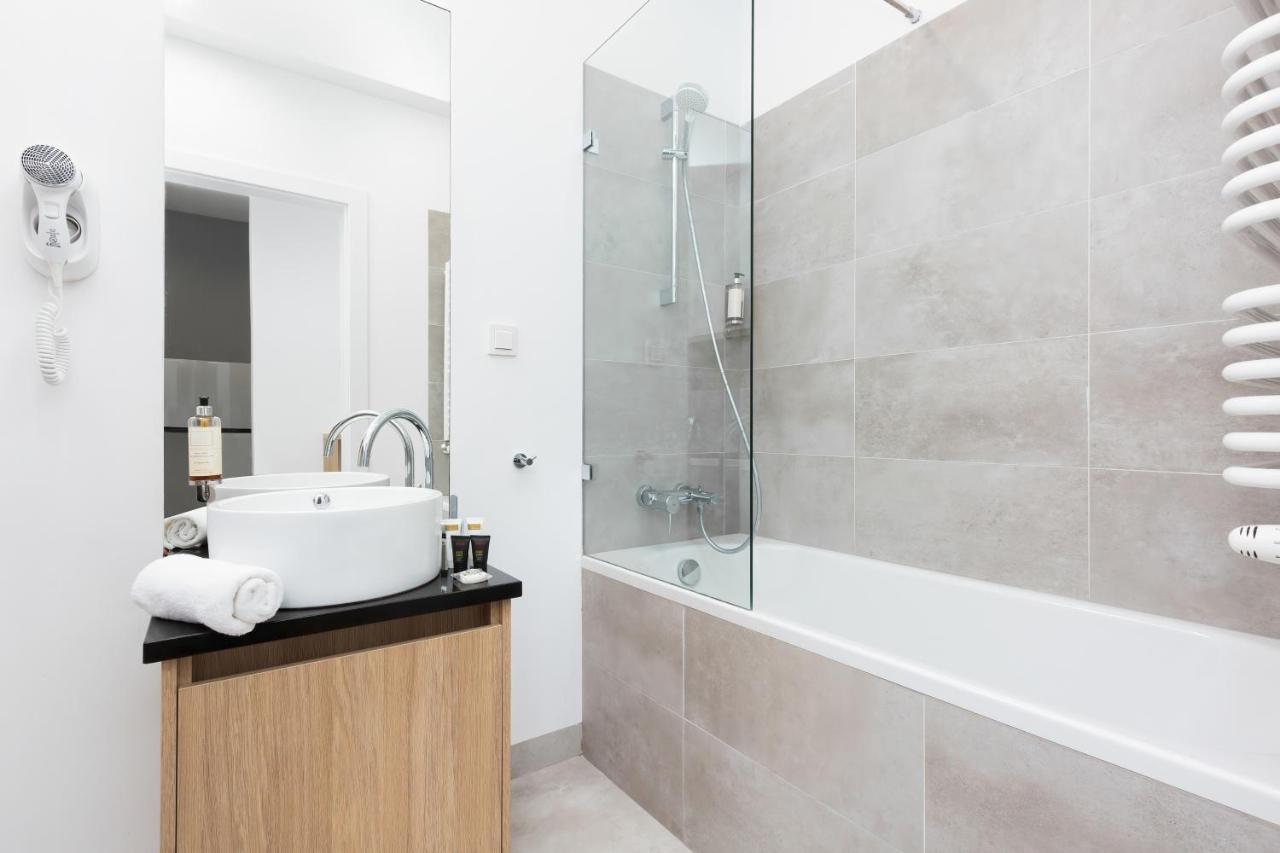 Wola Pet-friendly With Ac Slawinska By Renters Apartament *