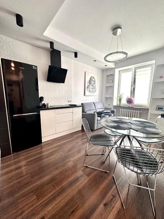 Space 2 Center Apartment
