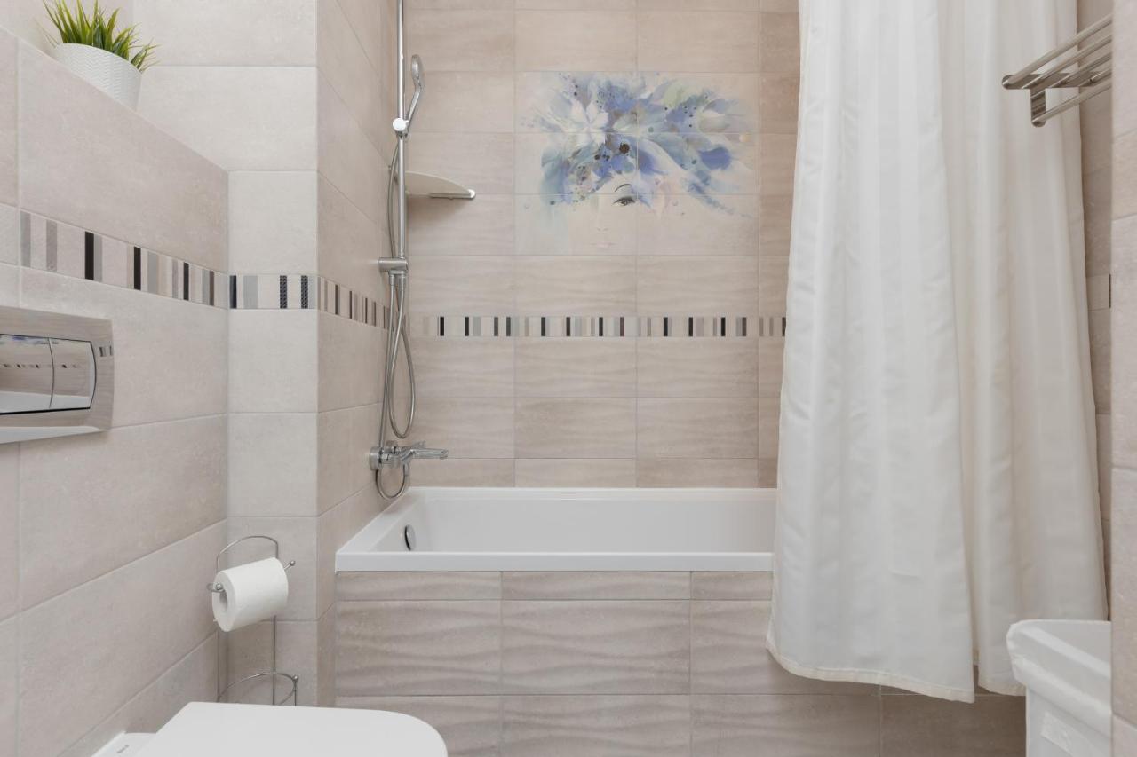 Goclaw & 2 Bedrooms & Parking & Balcony By Renters Apartment Warsaw