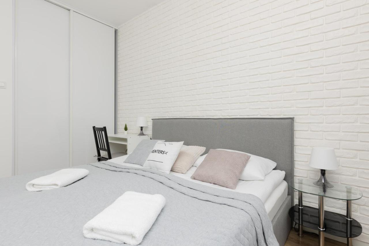Apartment Goclaw & 2 Bedrooms & Parking & Balcony By Renters *