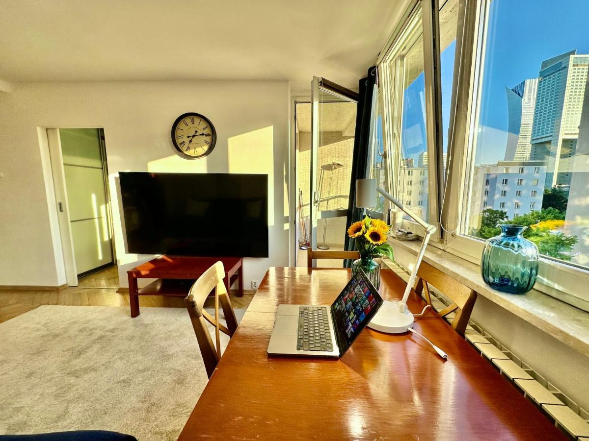 White 3 Metro Wifi 85'tv Netflix Disney+ Hbo * Warsaw