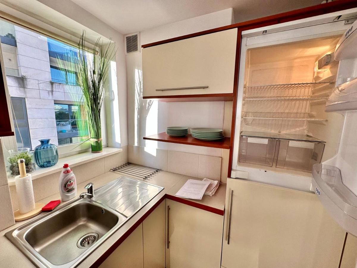 White 3 Metro Wifi 85'tv Netflix Disney+ Hbo Apartment