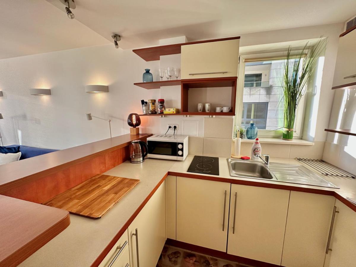 Apartment White 3 Metro Wifi 85'tv Netflix Disney+ Hbo