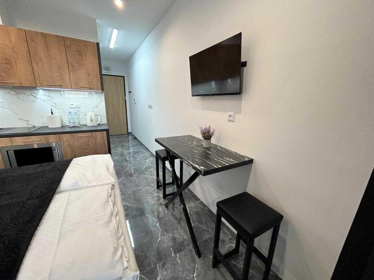33 Modern Apartment