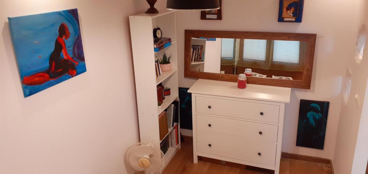 Artistic Haven: Cozy Two-room With Smart Entertainment * Varsóvia