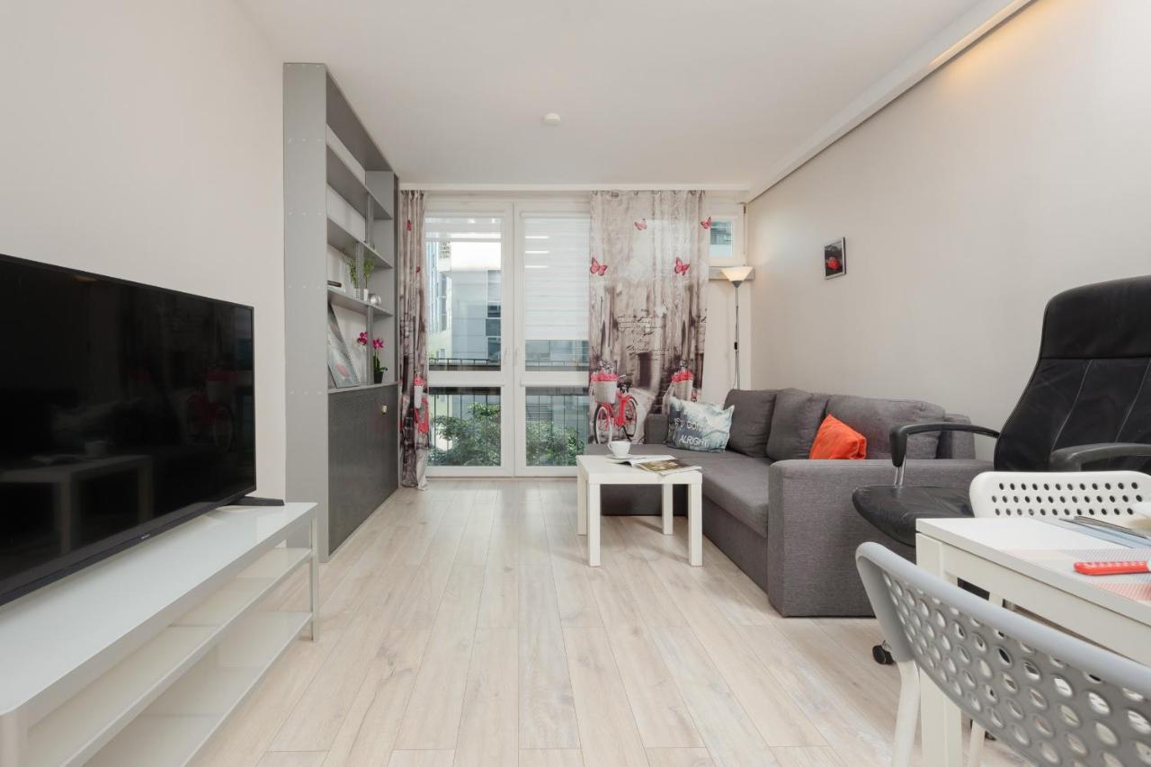 Comfort & Style Center By Renters * Warsaw