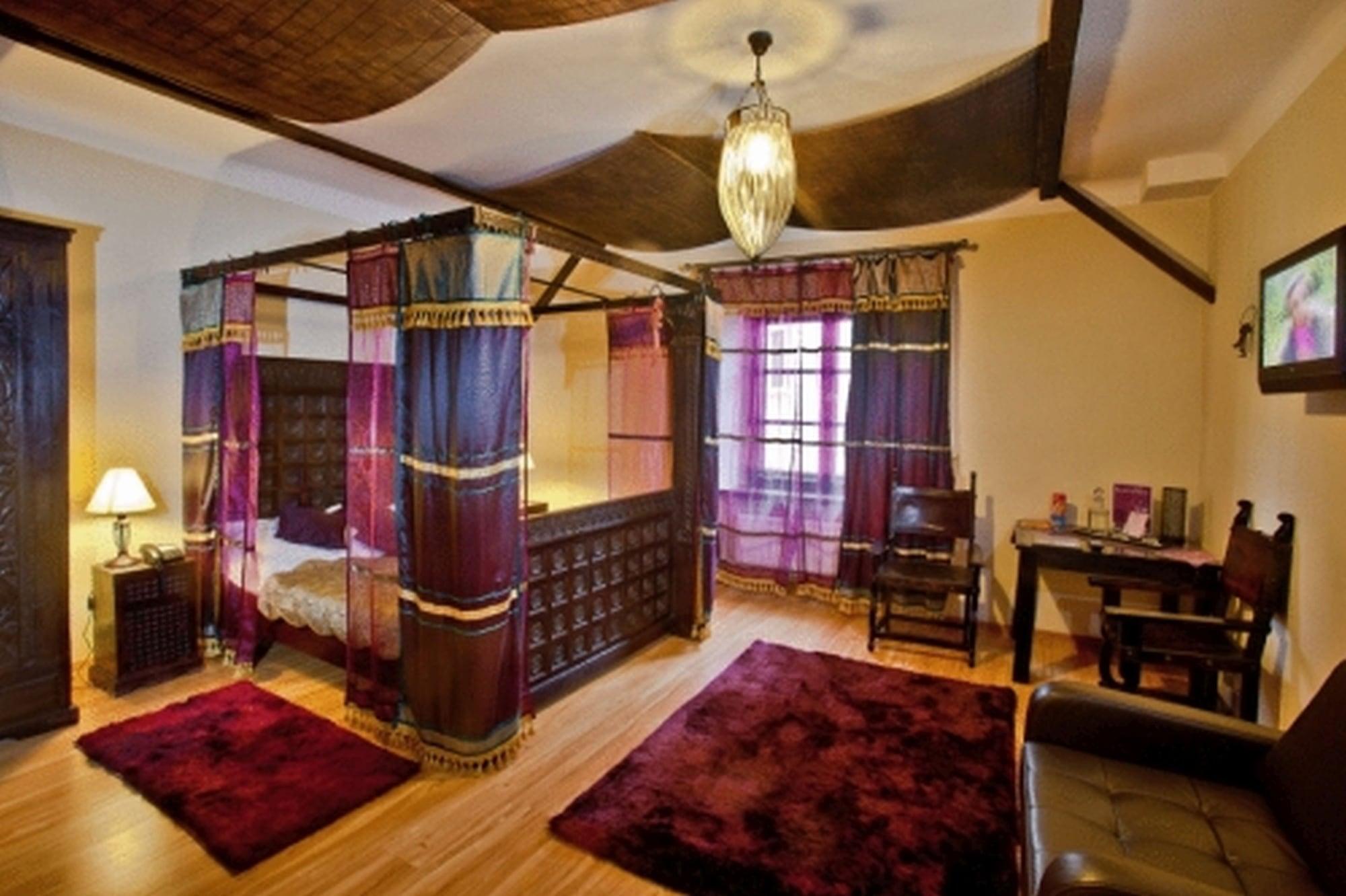 Castle Bed & Breakfast 3*