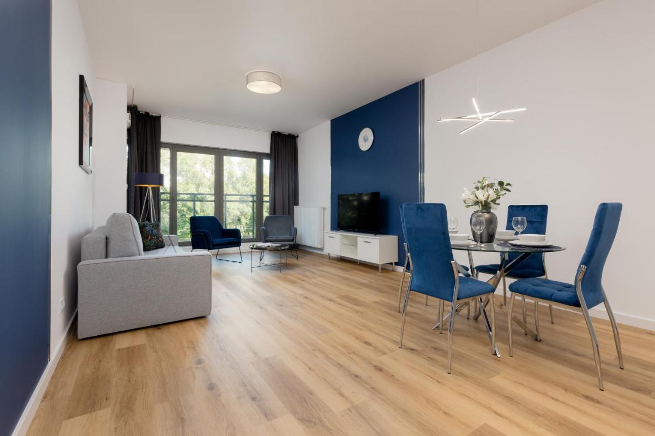 Avenue Solidarnosci On Wola By Renters Apartament *