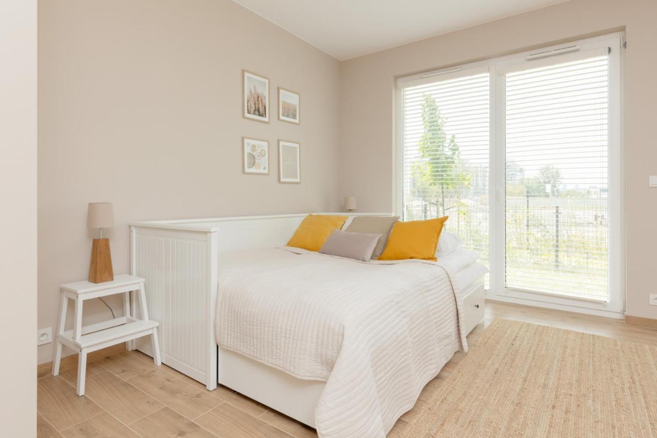Cozy & Bright Zupnicza By Renters Apartment