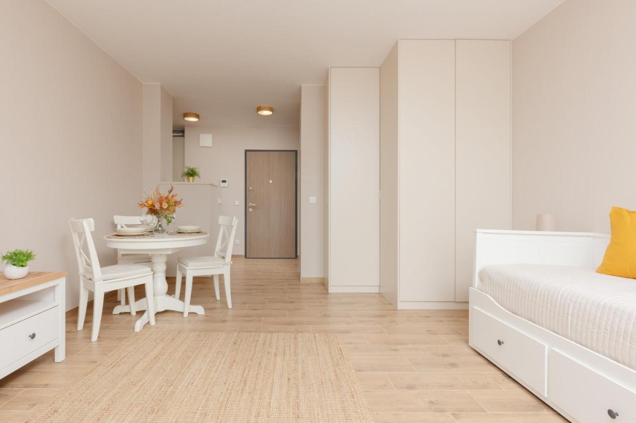 Cozy & Bright Zupnicza By Renters