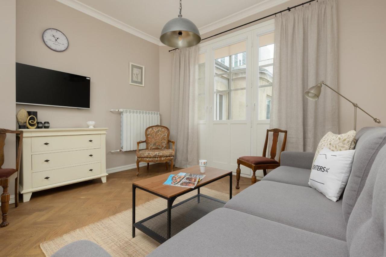Metro Rondo Onz By Renters Apartament *