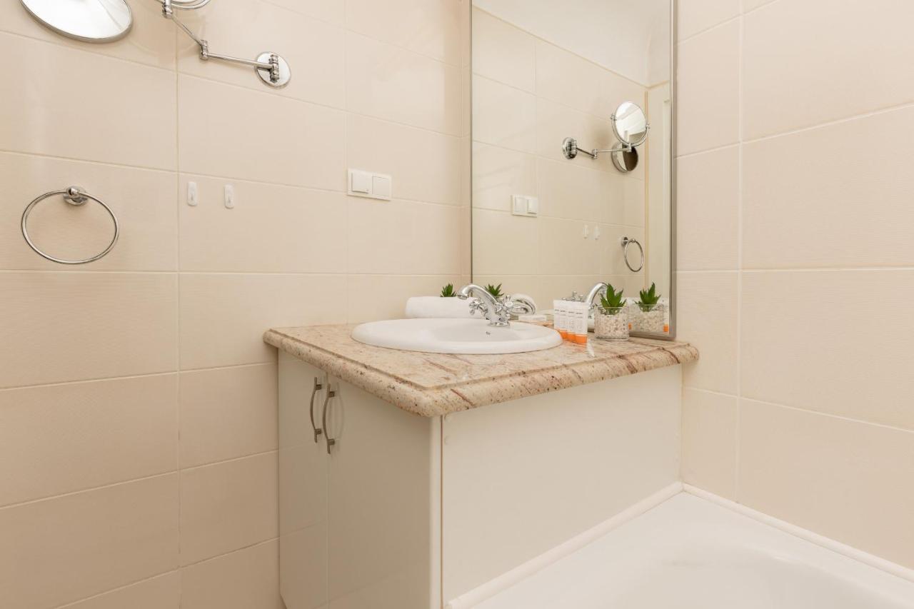Atmospheric Next To Old Town Square By Renters Apartament *