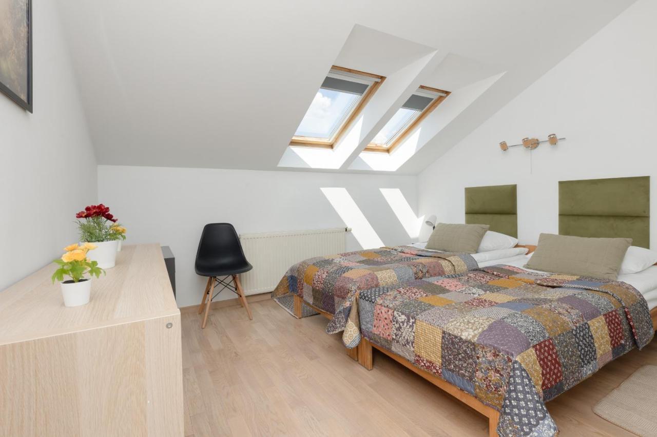 Apartment Family With 3 Bedrooms & Ac Near Metro Stoklosy By Renters *