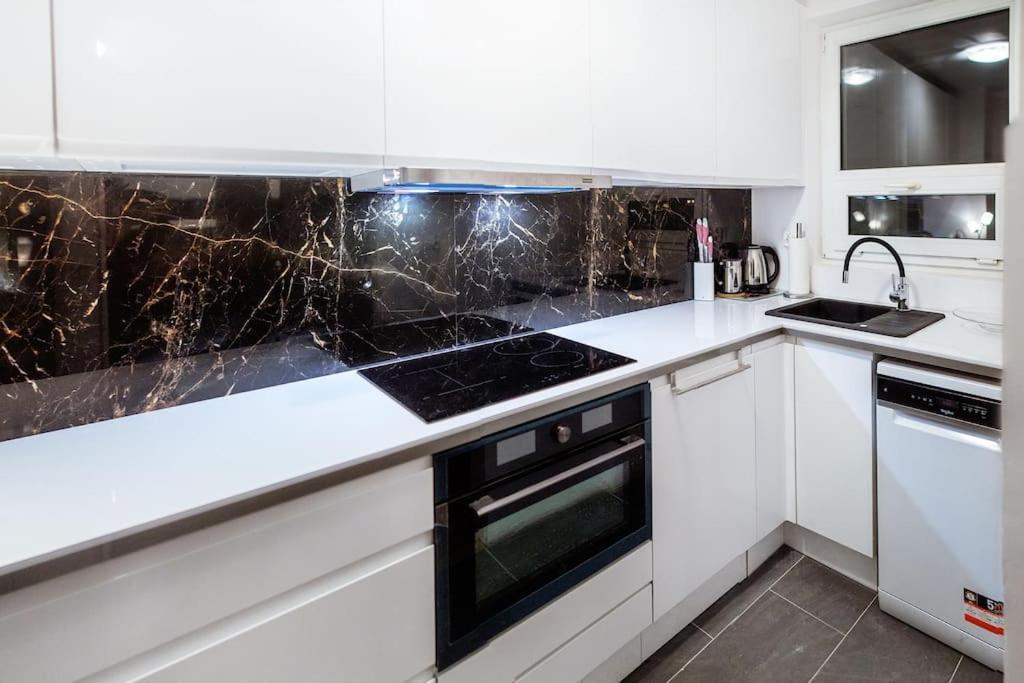 Kameralna Czesc Dzielnicy Wola Mlynow. Apartment Warsaw