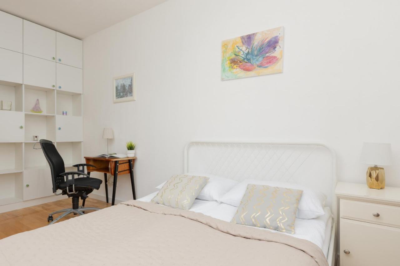 Fort Bema With Parking By Renters Warsaw