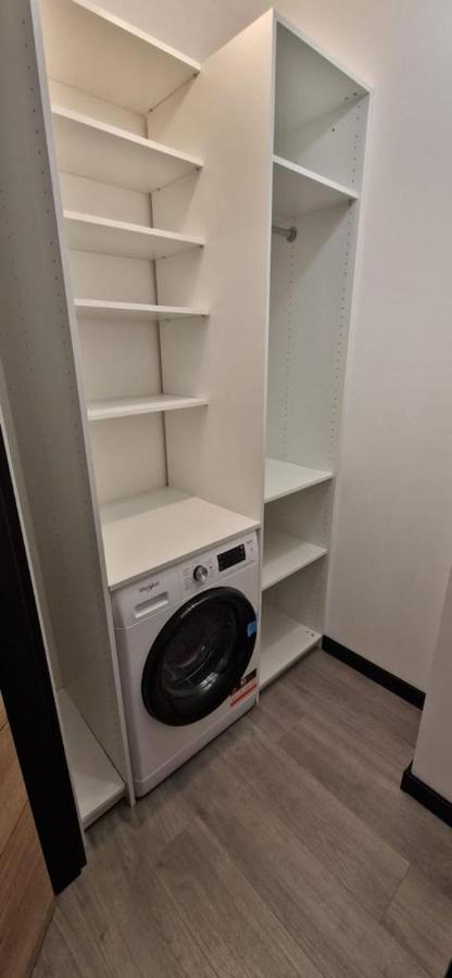 Apartment Workation Centre Airport Boutique Designer Bath, 3-4 Days Offer, Kitchen, Balkony, Aircon Warschau