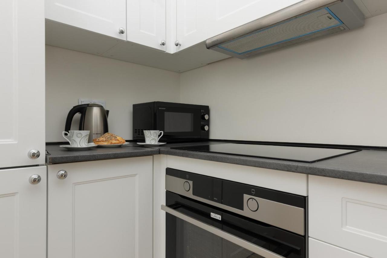 Apartment Modern Family With Parking By Renters